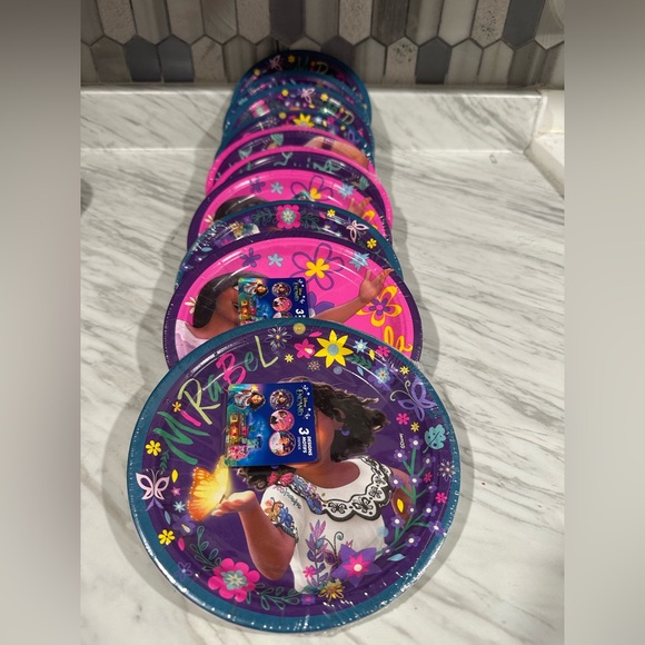 Disney Purple and Blue Disposable Tableware 80 plates - Picture 1 of 2